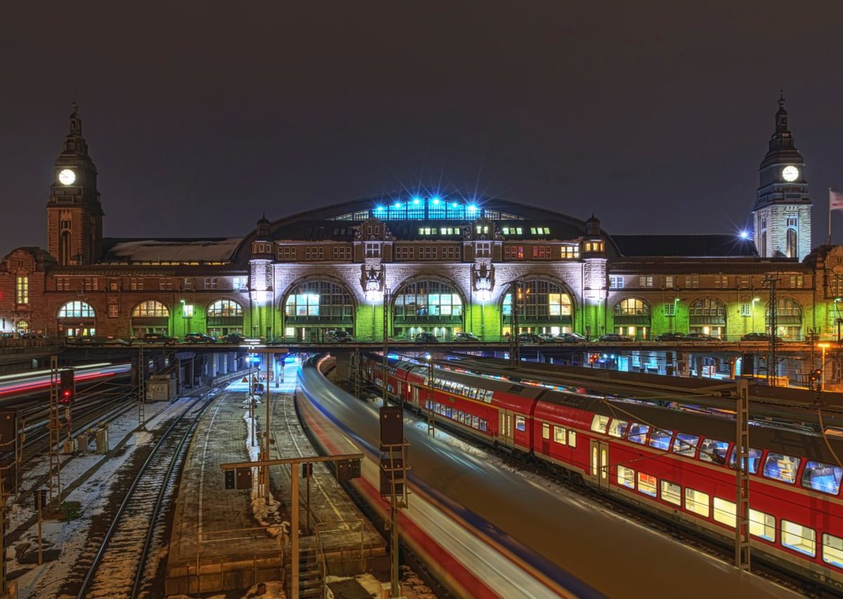 Hauptbahnhof Hamburg.jpg