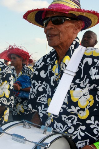 Heiße Rhythmen und kalte Duschen: Karneval in Panama