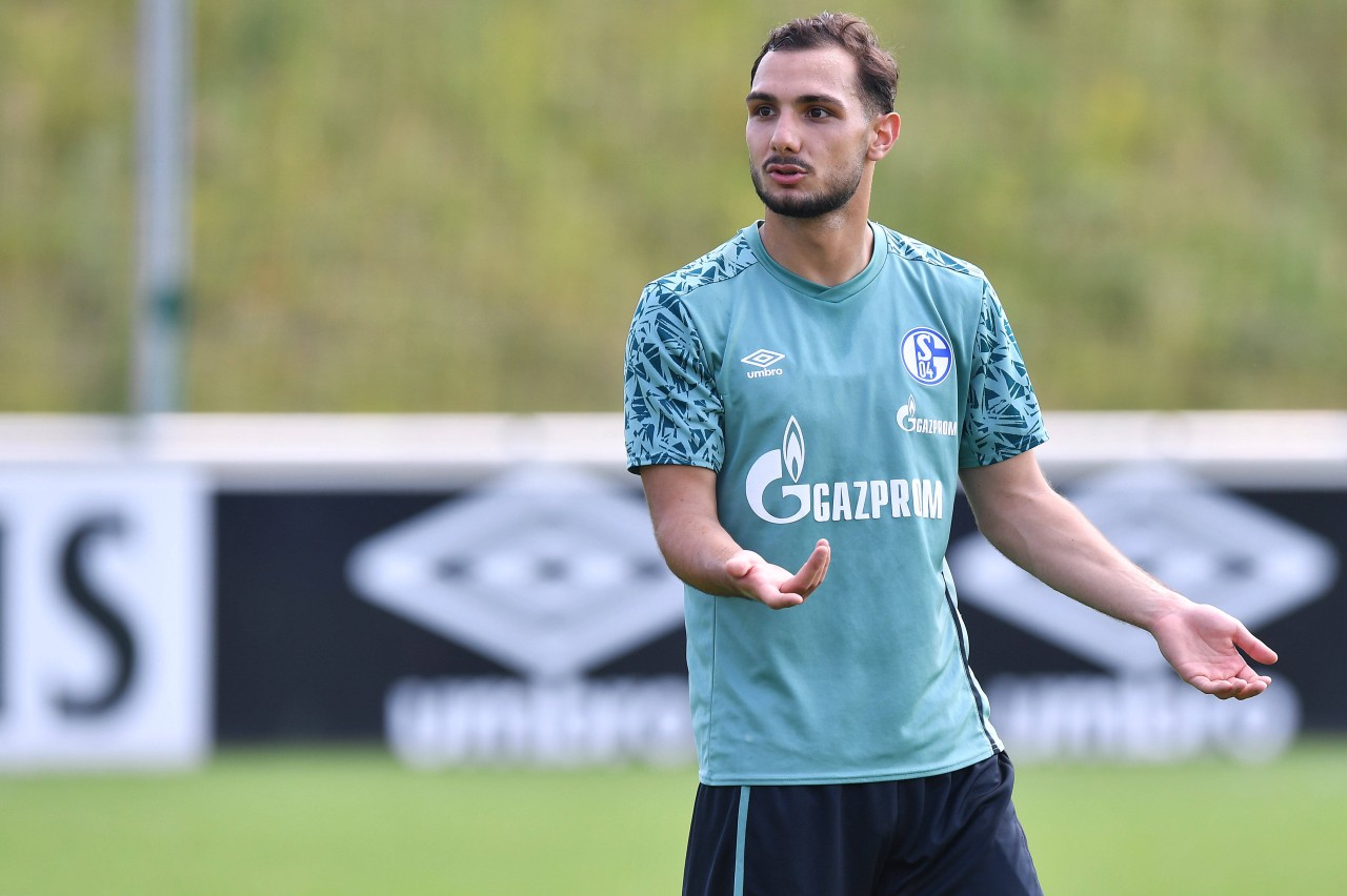 Kutucu machte im Sommer Teile der Vorbereitung auf Schalke mit, ehe er wechselte.