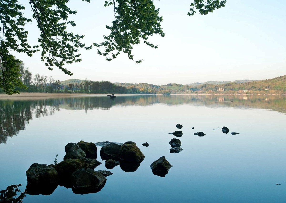 Laacher See-Rheinland Pfalz.jpg