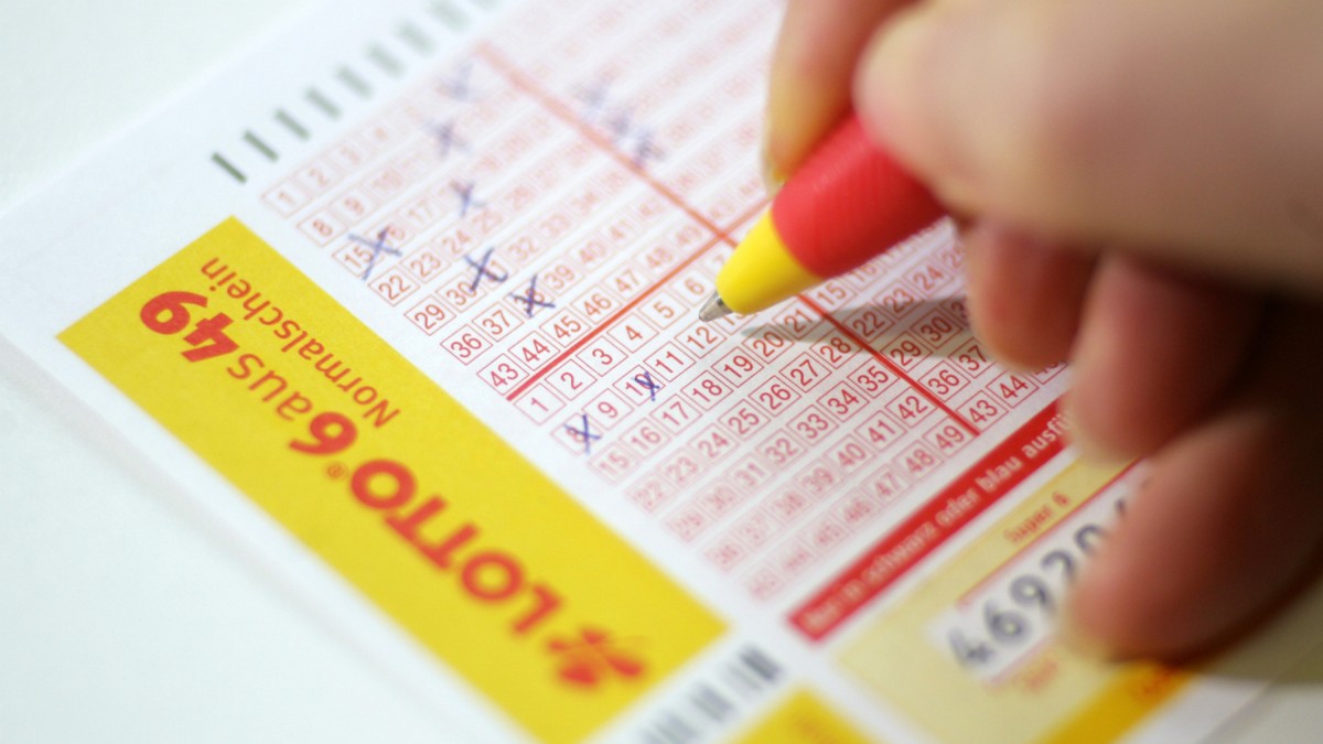 Eine Pariser Annahmestelle verschwieg einem Lottospieler seinen Gewinn. Doch der Betrug flog auf.