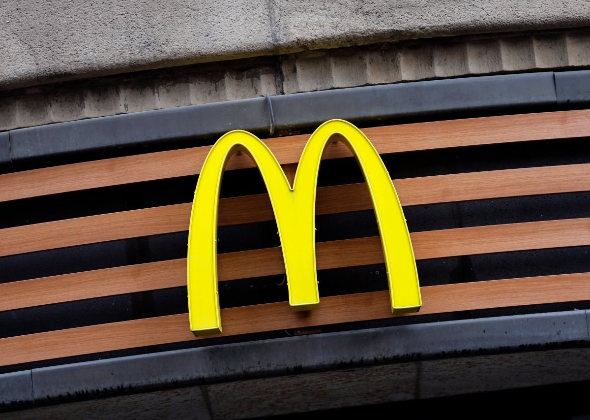 McDonald's im Ruhrgebiet: Mitarbeiter stellt Kunden nur eine Frage – darauf eskaliert die Situation