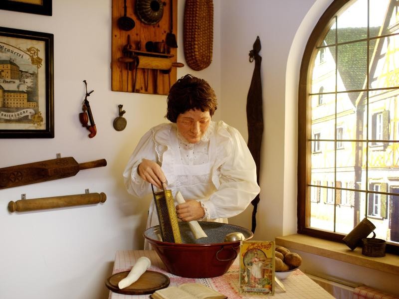 Mit dem Kren als ein Stück fränkischer und bayerischer Kultur- und Wirtschaftsgeschichte beschäftigt sich das Meerrettichmuseum in Baiersdorf.