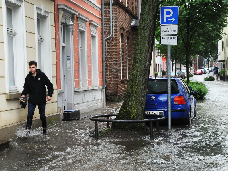 Auch Teile der Altstadt stehen unter Wasser.