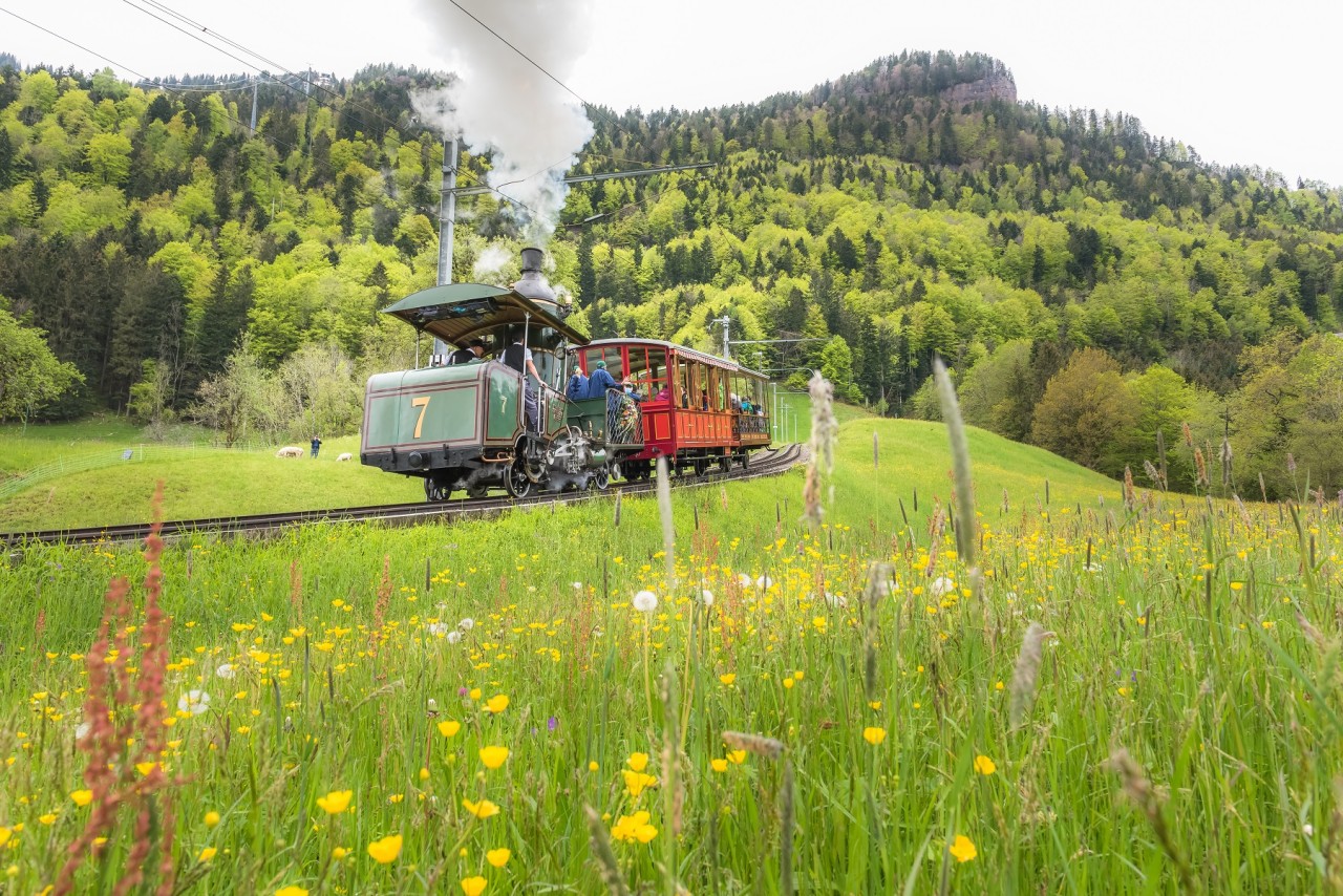 Eine Fahrt in einem historischen Salonwagen der Lok 7 aus dem Jahr 1873 ist ein besonderes Erlebnis im Jubiläumsjahr. 