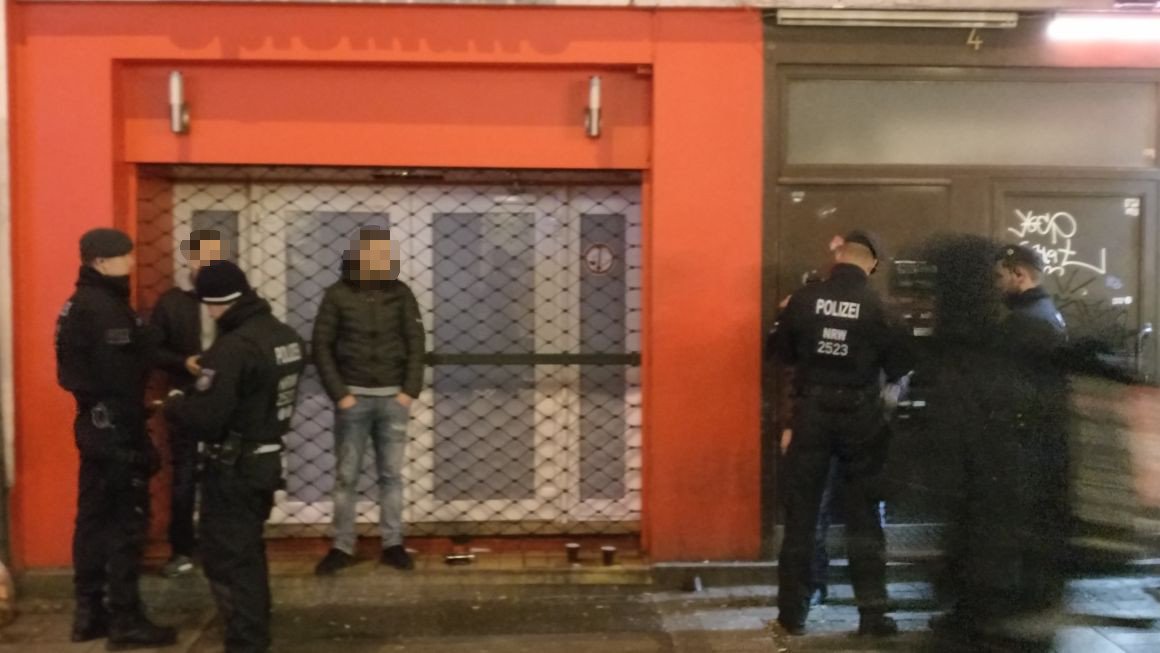 Razzia-Düsseldorf-Pizzeria-Munzur.jpeg