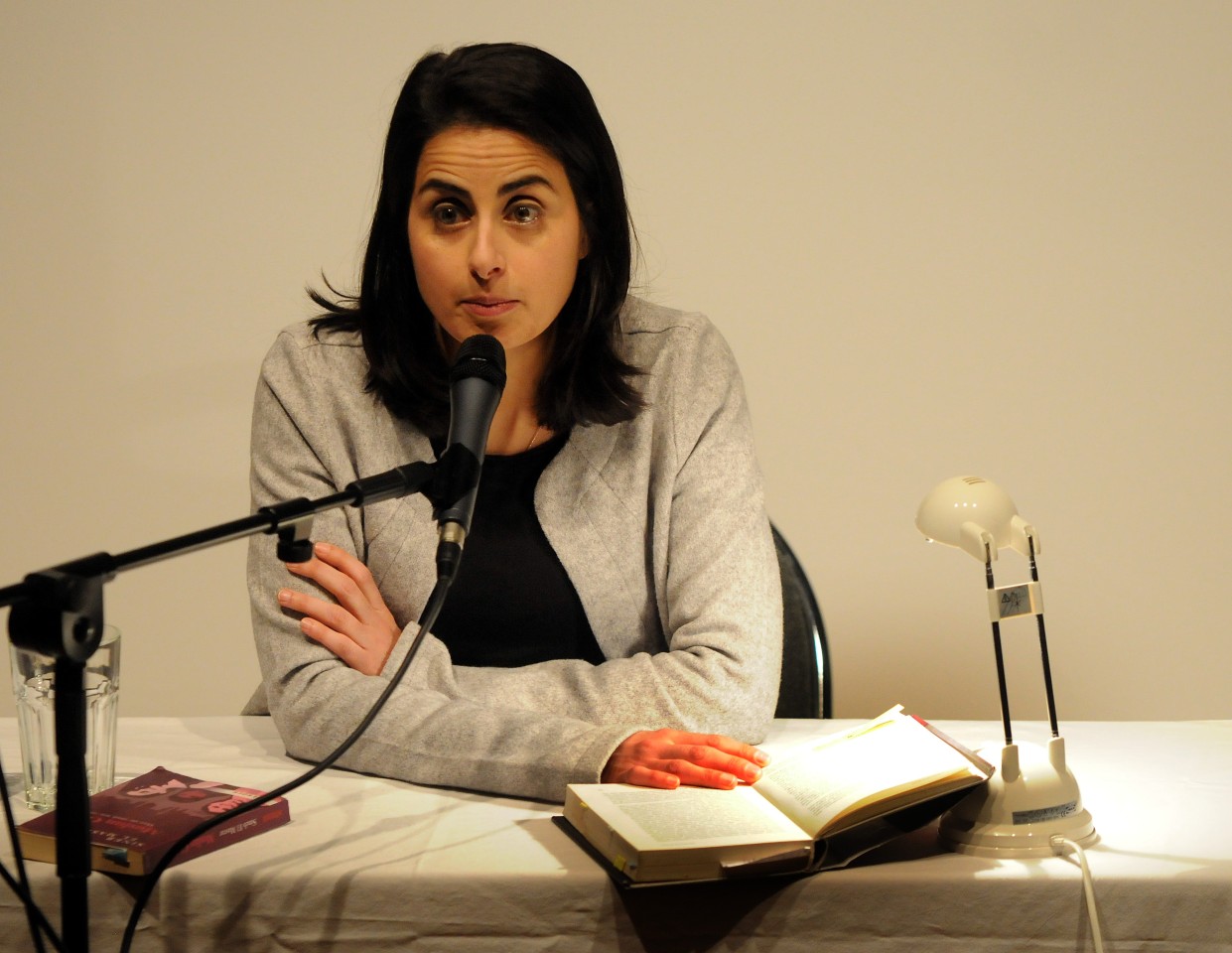 Autorin Sineb El Masrar hat ein Theaterstück über Verschwörungstheorien geschrieben. (Archivfoto)