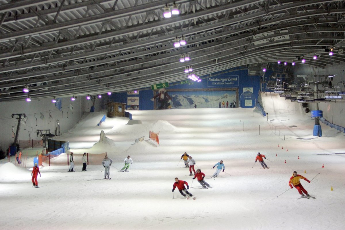 Skipiste der JEVER SKIHALLE Neuss.jpg