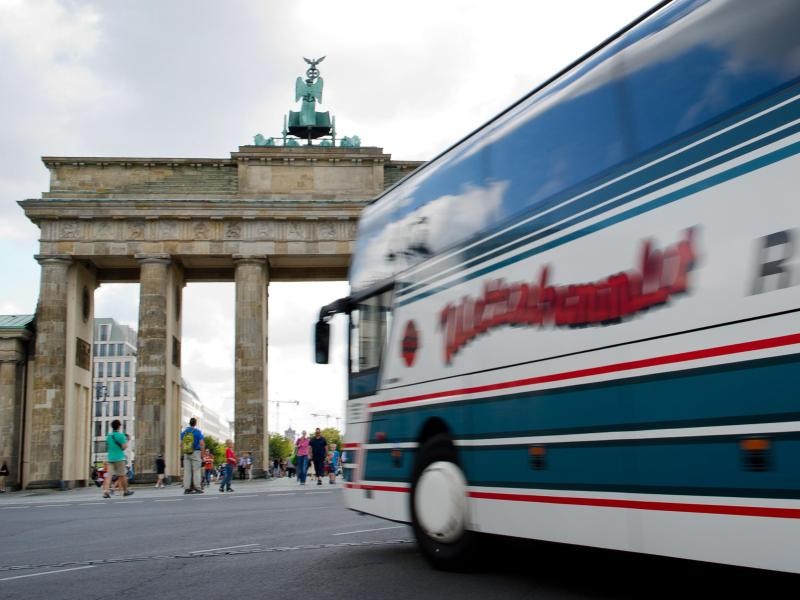 Städtereisen in europäische Metropolen sind derzeit sehr beliebt, vor allem bei jungen Leuten.