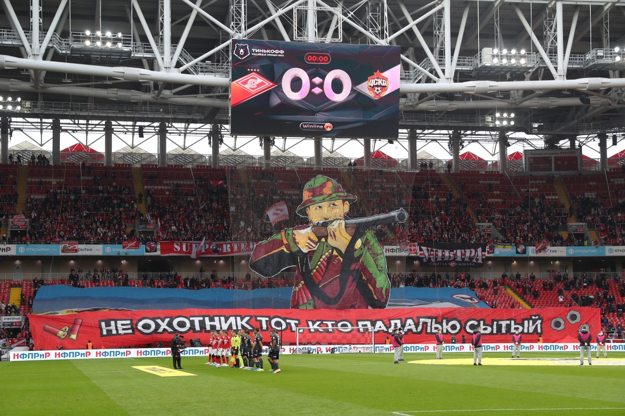 So empfingen Spartak-Fans Mannschaft und Trainer zum Derby.