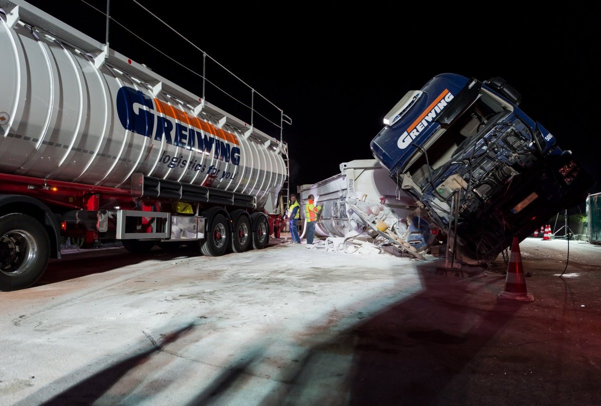 Unfall_A1_Münster_lkw.jpg