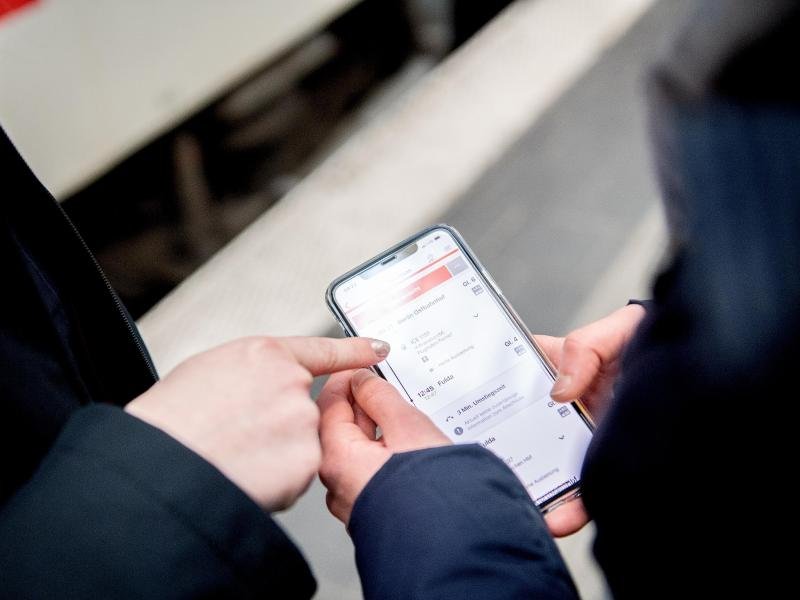 Wer zu Weihnachten oder Silvester nach Hause fahren möchte, kann ab dem 13. Oktober das Bahnticket dafür buchen.