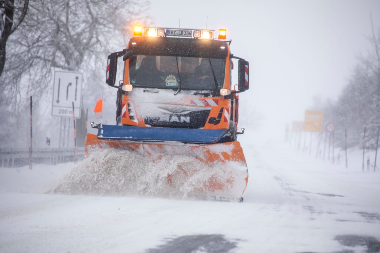 Wetter in NRW: Wegen Sturmtief Christian musste bereits der Winterdienst ausrücken. 
