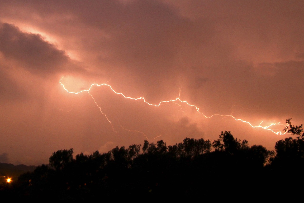 Das Wetter in NRW wird zum Wochenende alles andere als sonnig. (Symbolfoto)