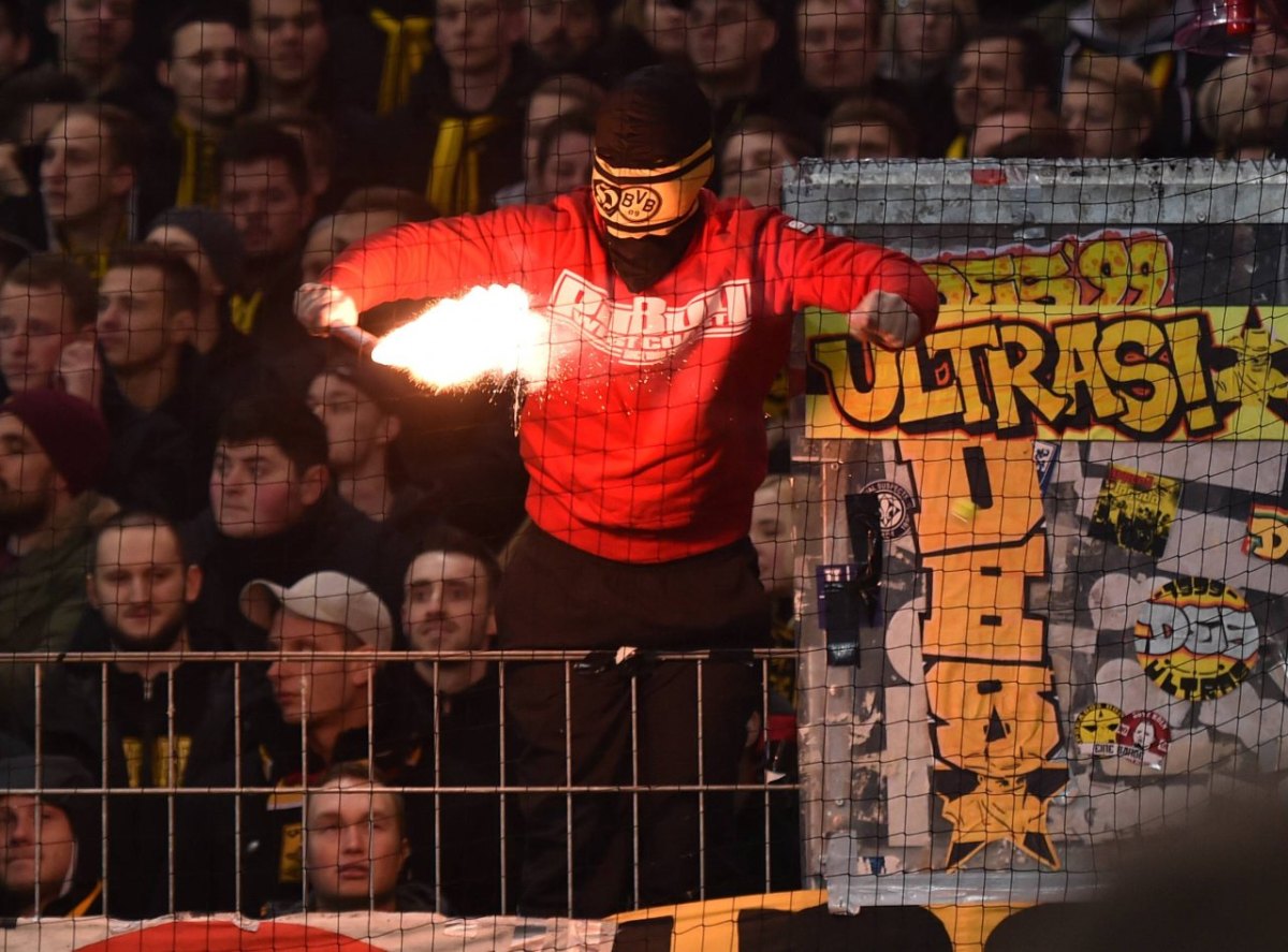 borussia-dortmund-0231riot.jpg