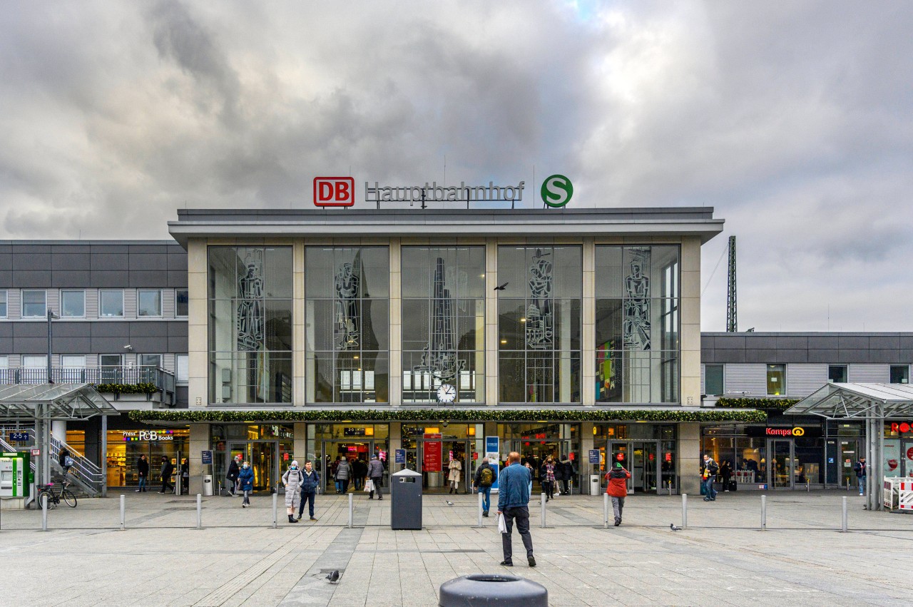 Deutsche Bahn in Dortmund: Am Hauptbahnhof wurde ein herrenloser Rucksack übergeben. (Archiv)