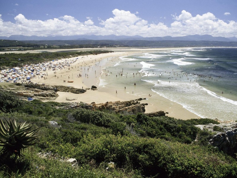 Entlang der Garden Route beeindruckt die Vielfalt der Landschaftsbilder wie hier in Plettenberg Bay.