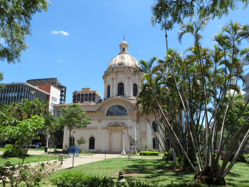 Sehenswert: das Pantheon im Herzen der Hauptstadt Asuncion.