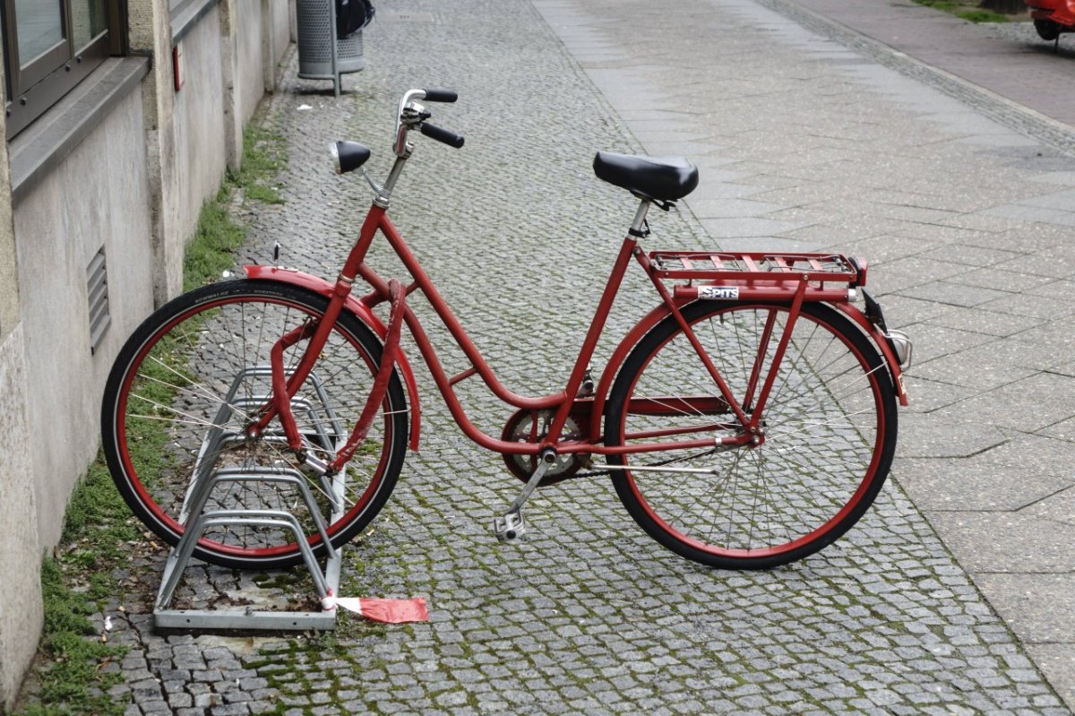 fahrrad-staender-rot.jpg