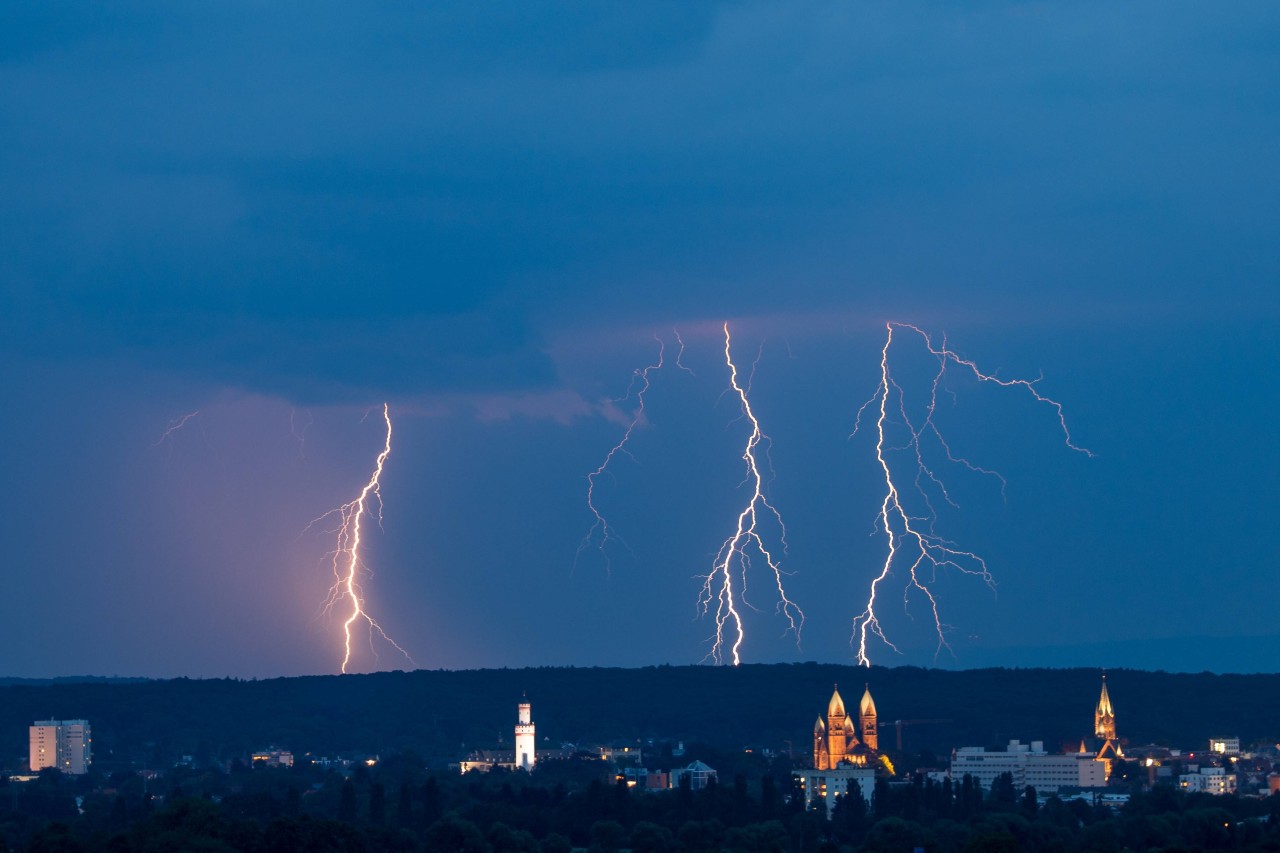 Am Dienstag soll es in NRW zu Gewittern kommen.