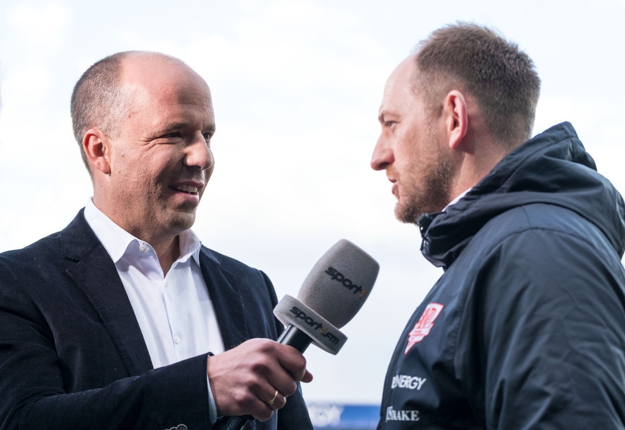 Der neue Sport1-Doppelpass zur 2. Bundesliga wird von Hartwig Thöne (l.) moderiert.