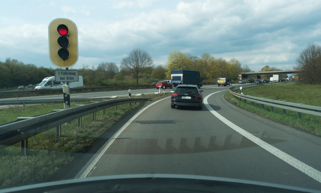 Sperrung auf der A57! Das müssen Autofahrer wissen. (Symbolbild)