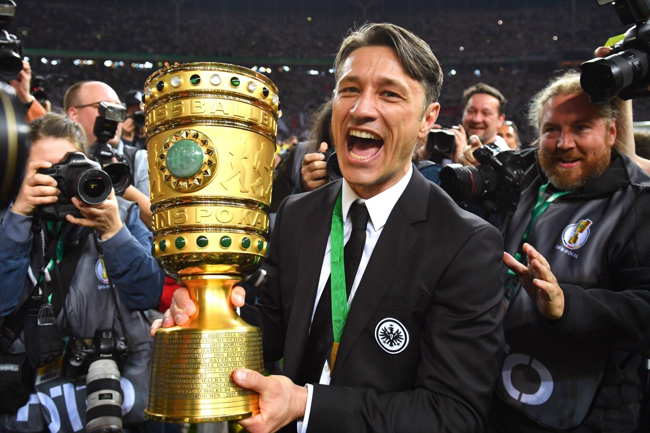 Niko Kovac gewann den Pokal vergangene Saison als Trainer von Eintracht Frankfurt. Nun trainiert er den FC Bayern.