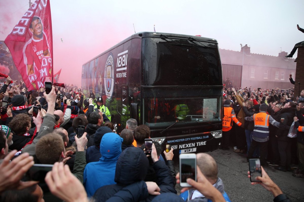 manchester city bus fc liverpool champions league