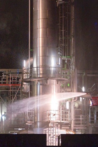 Auf dem Gelände der Firma DHC im Hafen von Mülheim an der Ruhr gab es einen Großbrand. Bild: Stephan Glagla