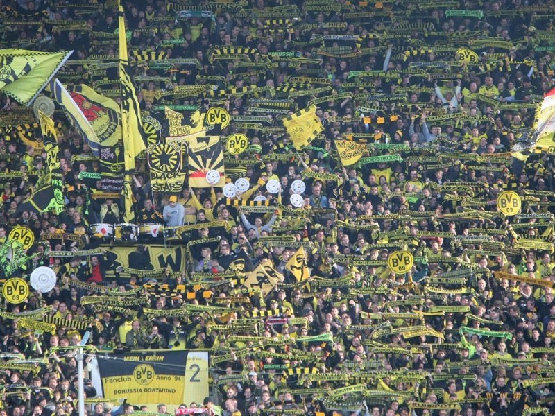 Die gelbe Wand Südtribüne.