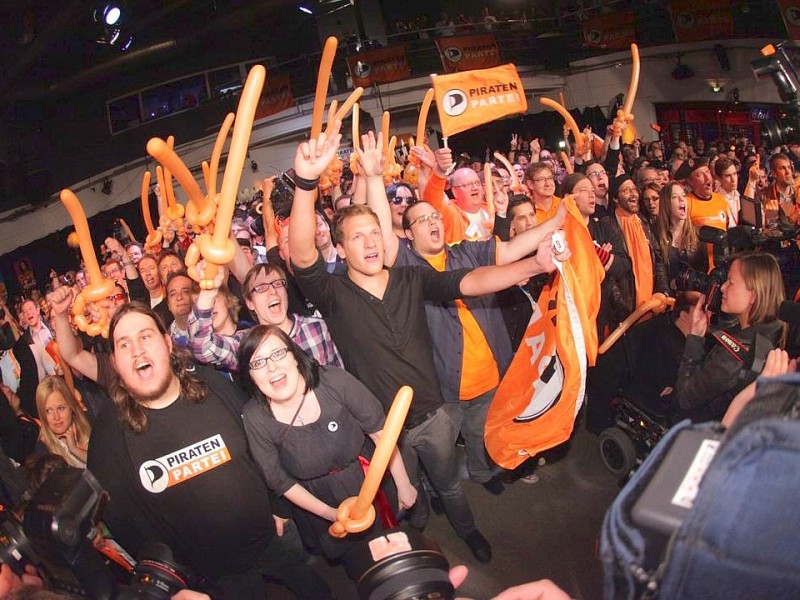 Pirtatenpartei NRW feiert am 13. Mai 2012 den Landtagseinstieg mit einer NRW-Wahlparty im Zakk, an der Fichtenstraße 40.. Foto: Sergej Lepke / WAZ Fotopool