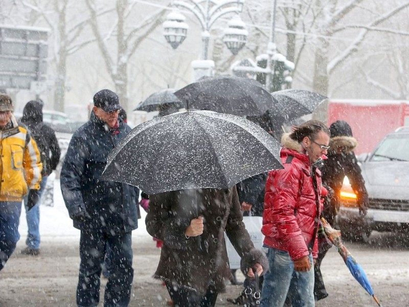 Auch in Düsseldorf schneite es am Freitag. Foto: Stefan Arend / WAZ Fotopool