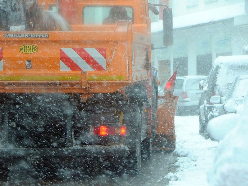 Am Freitagtag, den 07.12.2012 in Kleve schneite es gewaltig.Foto: Heinz Holzbach WAZ FotoPool