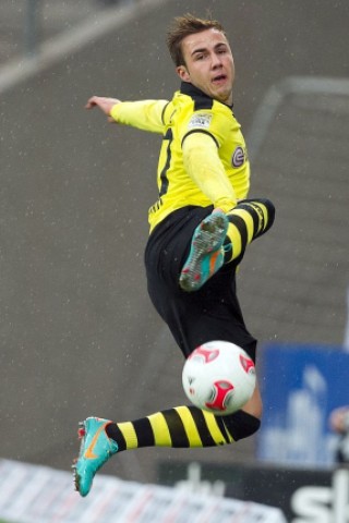 Am 17. Spieltag der Fußball-Bundesliga siegte Borussia Dortmund bei der TSG Hoffenheim mit 3:1. Für den BVB trafen Mario Götze, Kevin Großkreutz und Robert Lewandowski.