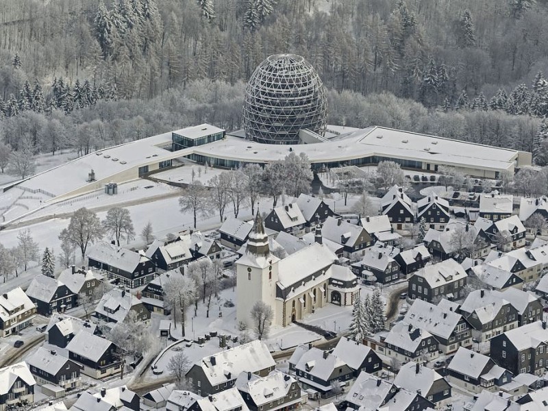 Winterberg-Mitte mit Tourismuszentrum Oversum.