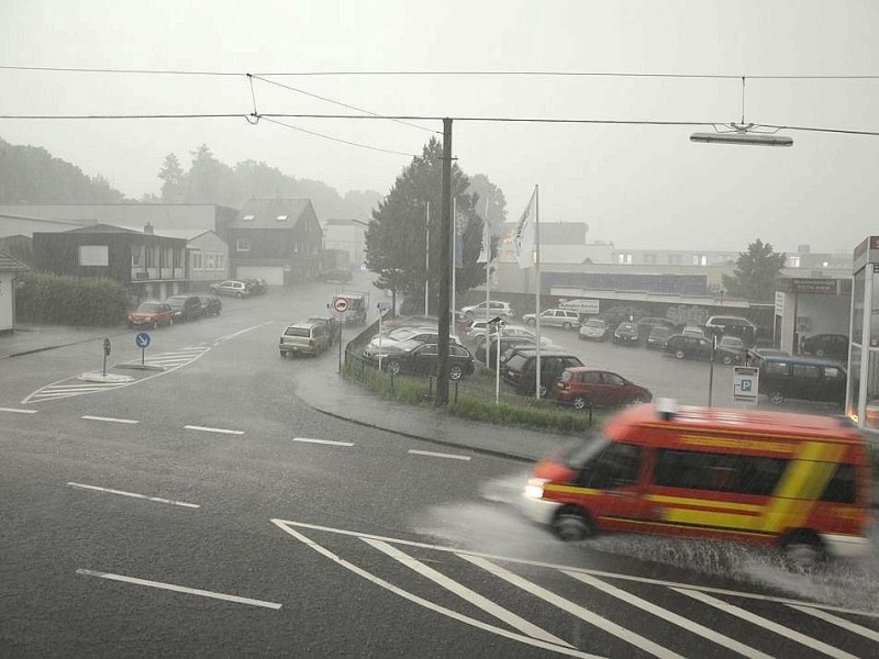 Schwelm. Wolkenbruch, regen, 2013, Überschwemmte Hattinger Straße