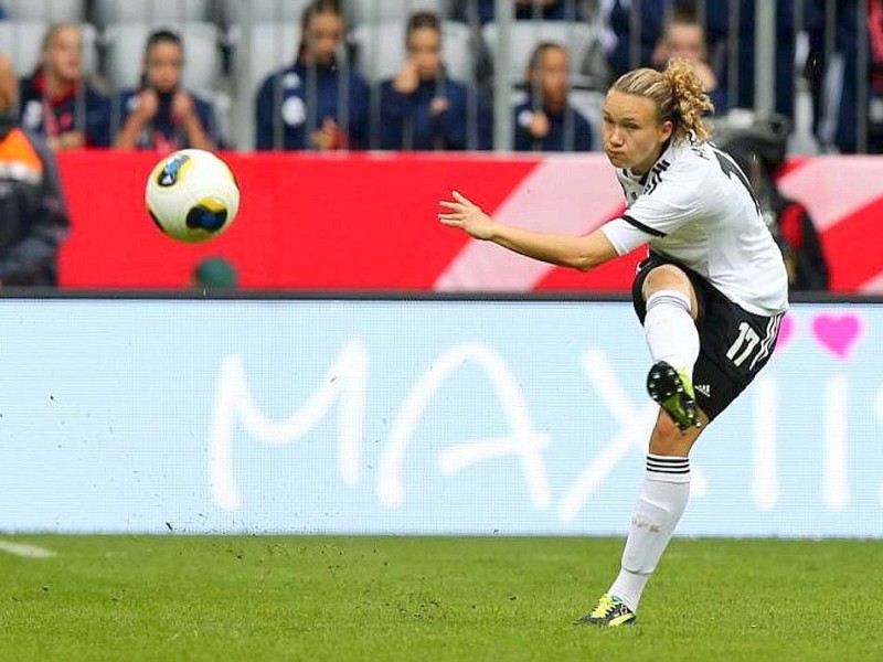 Josephine Henning (23), VfL Wolfsburg, 14 Länderspiele. Größte Erfolge: Champions-League-Siegerin 2010 und 2013, dreimal Deutsche Meisterin, Deutsche Pokalsiegerin 2013