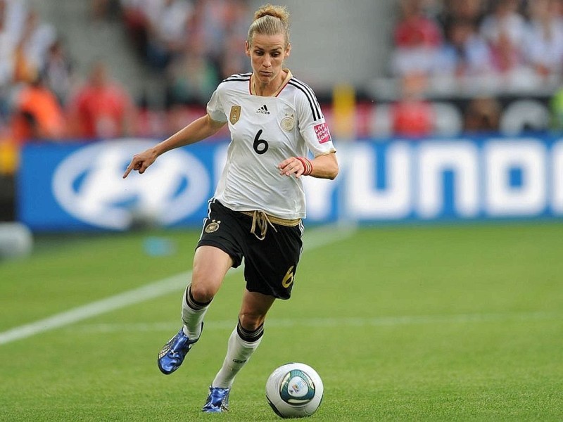 Simone Laudehr (27), 1. FFC FRankfurt, 59 Länderspiele (14 Tore). Größte Erfolge: Weltmeisterin 2007Bronze-Medaille bei den Olympischen Spielen 2008Europameisterin 2009U 19-Weltmeisterin 2004U 23-Nordic Cup Siegerin 2006UEFA-Cup-Siegerin 2009DFB-Pokal-Siegerin 2009, 2010