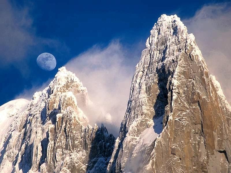 Atemberaubende Panoramen in luftigen Höhen - Urlaub in den Bergen bietet was fürs Auge - und für die Seele.