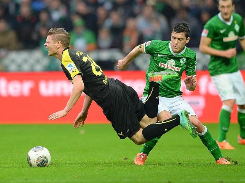 Borussia Dortmund hat den Anschluss an Bayer 04 Leverkusen souverän gewahrt.