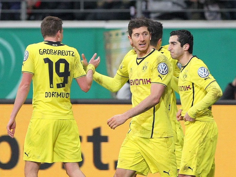 Frankfurt musste sich trotz guter Leistung in einem ausgeglichen Spiel zweier Fußball-Bundesligisten spät mit 0:1 (0:0) geschlagen geben