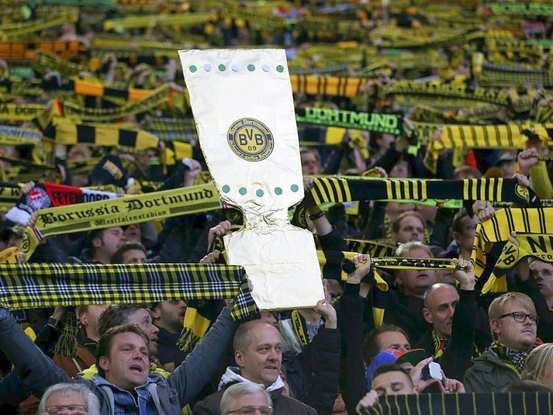 Der BVB schlägt den VfL Wolfsburg im DFB-Pokal-Halbfinale mit 2:0. Die Impressionen aus dem Signal Iduna Park.