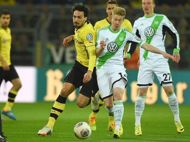 Der BVB schlägt den VfL Wolfsburg im DFB-Pokal-Halbfinale mit 2:0. Die Impressionen aus dem Signal Iduna Park.