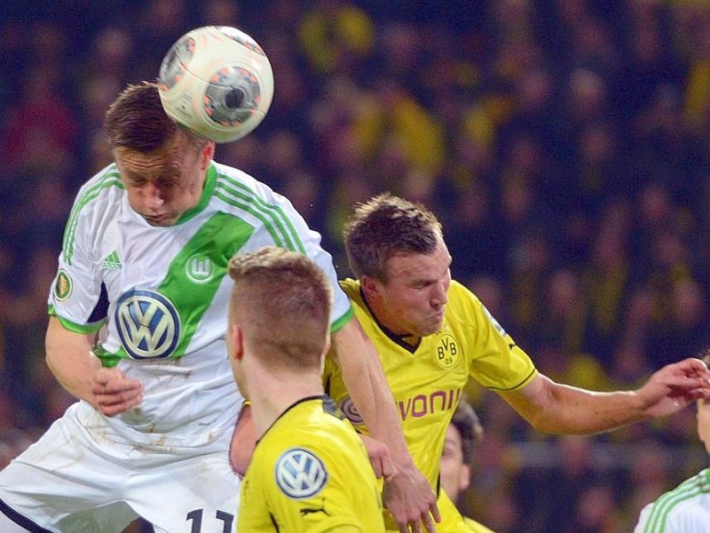 Der BVB schlägt den VfL Wolfsburg im DFB-Pokal-Halbfinale mit 2:0. Die Impressionen aus dem Signal Iduna Park.