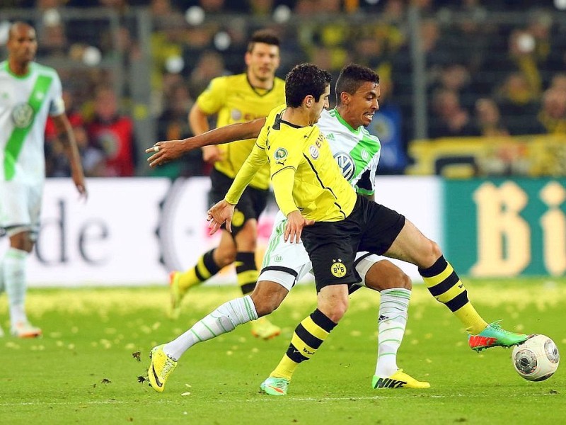 Der BVB schlägt den VfL Wolfsburg im DFB-Pokal-Halbfinale mit 2:0. Die Impressionen aus dem Signal Iduna Park.