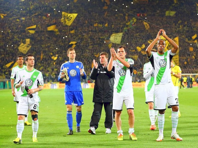 Der BVB schlägt den VfL Wolfsburg im DFB-Pokal-Halbfinale mit 2:0. Die Impressionen aus dem Signal Iduna Park.