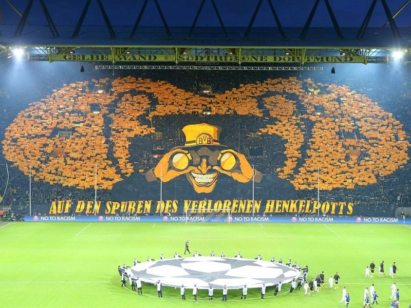 Etwas später spielte Borussia Dortmund im CL-Viertelfinale gegen Malaga. Das Spiel endete dramatisch - die Choreo sorgte schon vor dem Spiel für Aufsehen.