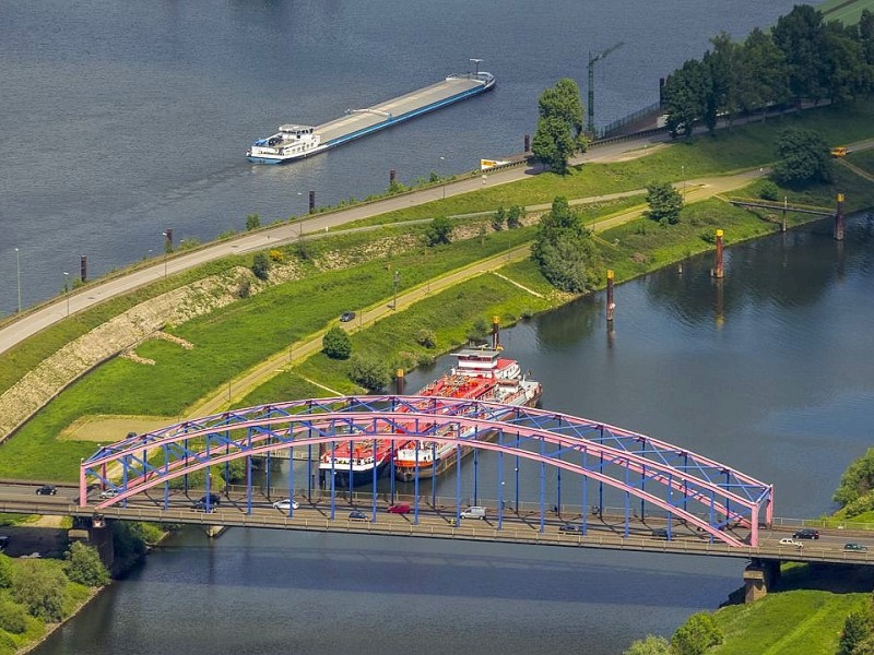 Karl-Lehr-Brückenzug im Jahr 2014 aus der Luft gesehen.