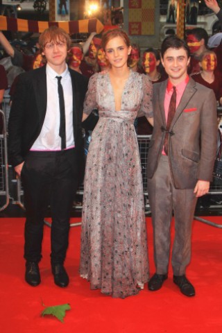 Juli 2009: Alle drei Hauptdarsteller sind mittlerweile volljährig. Daniel Radcliffe beweist bei der Hemdwahl Mut zur Farbe, Rupert Grint mag es klassisch, ...
