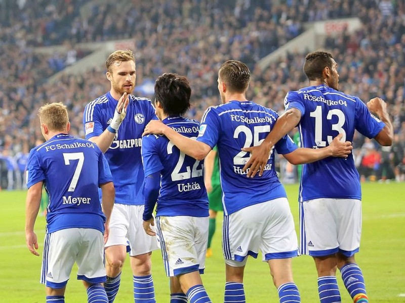 Schalke 04 feierte einen wichtigen, allerdings auch glücklichen 1:0-Sieg gegen den FC Augsburg - und musste diesen Sieg teuer bezahlen: Julian Draxler verletzte sich wohl schwer am Oberschenkel.